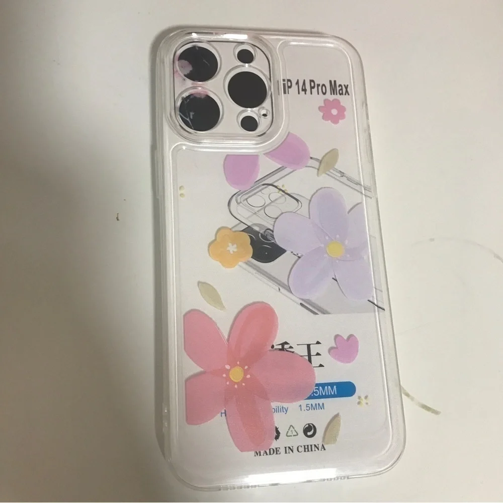 3/$15 *New*! I Phone 14 pro max clear phone case with floral print